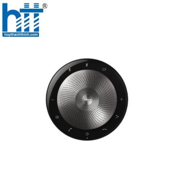 Loa Jabra SPEAK 710 UC nổi bật với thiết kế tròn gọn, viền kim loại sáng bóng giữa không gian làm việc tối giản.